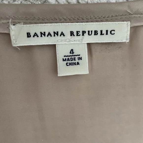 Banana Republic Floral Sleeveless Top - Blue/Purple and Sand. Size 4 - Picture 11 of 14